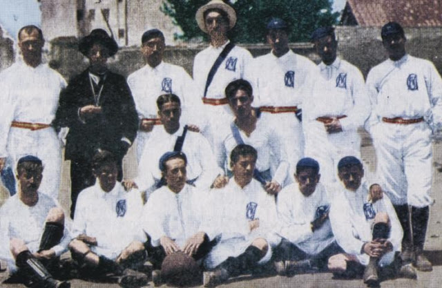 1902